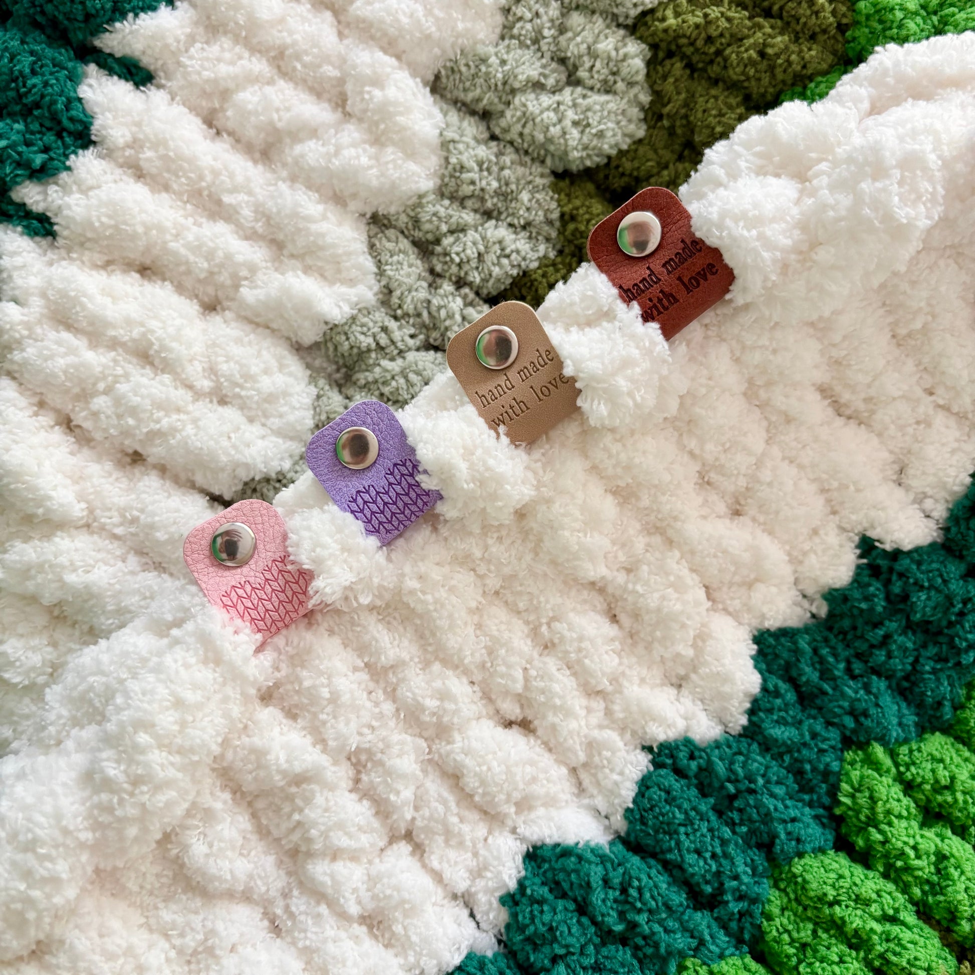 Étiquette de finition en simili cuir